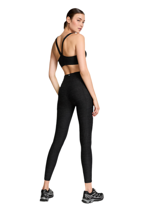 Victoria’s Secret Flow-on-Point High-Rise Leggings, interior pocket, and two exterior pockets