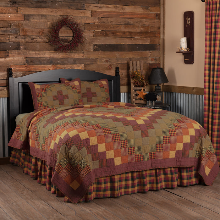 Heritage Farms King Quilt Set; 1-Quilt 105Wx95L w/2 Shams 21x37